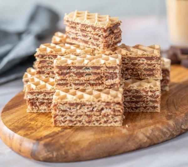 طرز تهیه آسان بیسکویت ویفر خانگی موزی و کاکائویی بدون فر