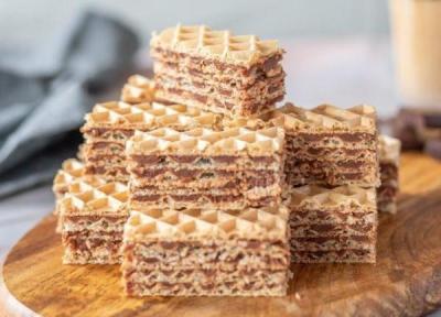 طرز تهیه آسان بیسکویت ویفر خانگی موزی و کاکائویی بدون فر